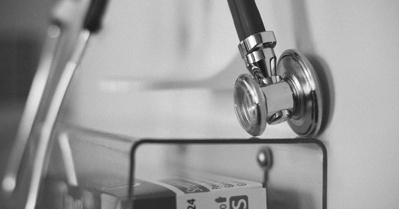 Hôpitaux français paralysés : comment les cyberattaques mettent les soins à genoux